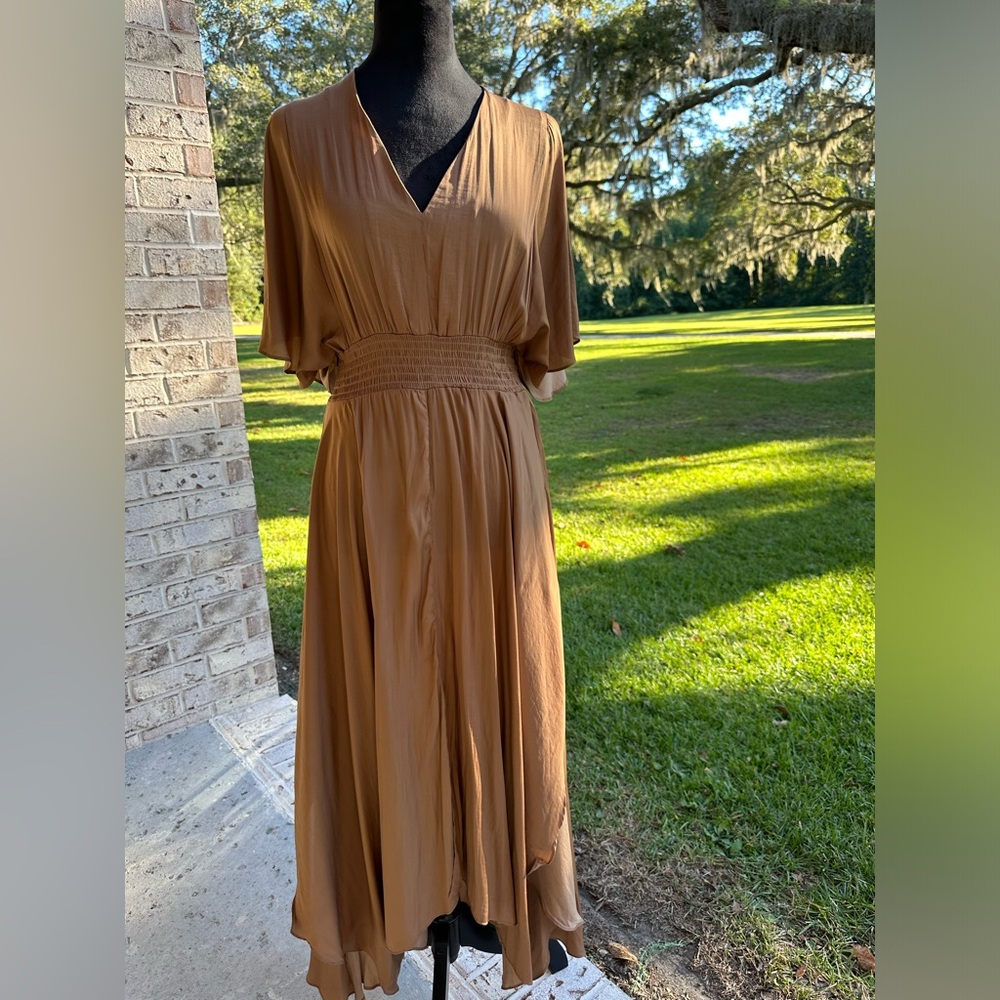 NWOT- Brown- Flutter sleeve, Ruched dress - Sz M - Smoke free home